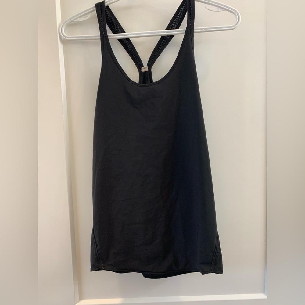 Lululemon slim ventilation running tank size 6